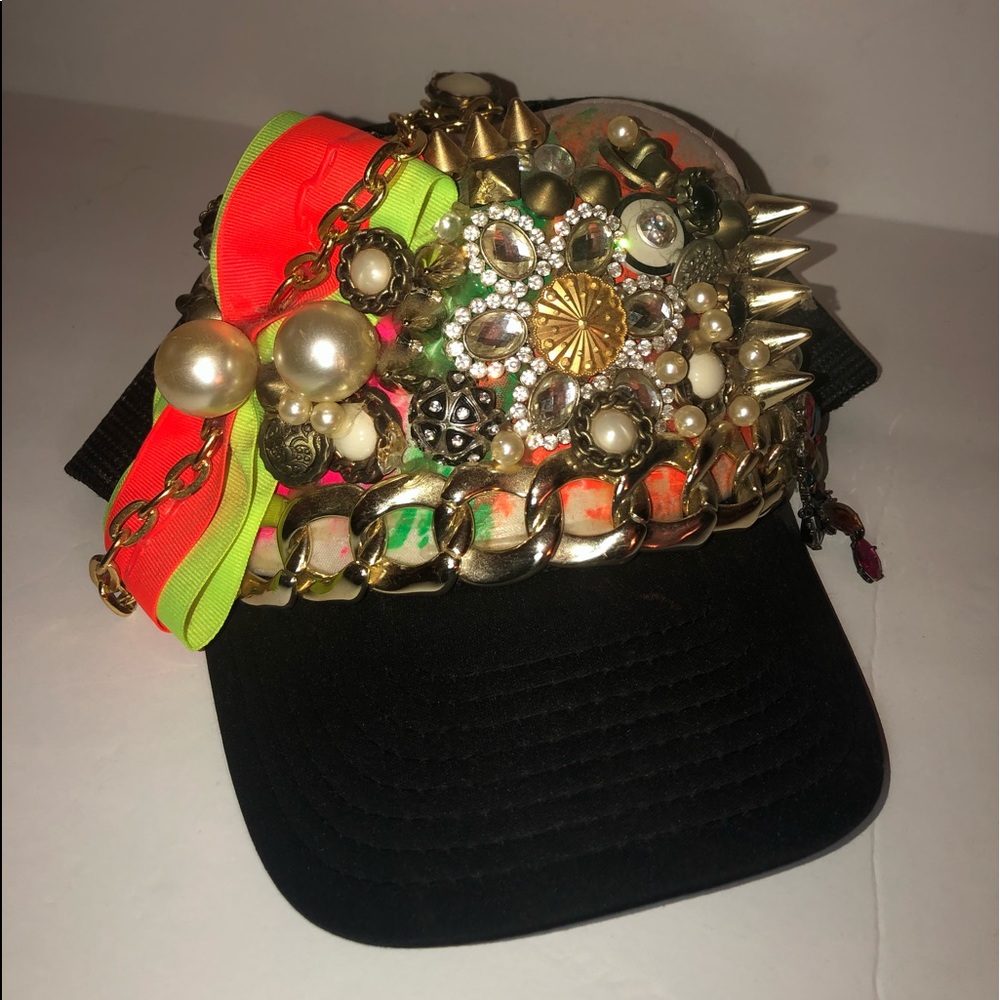 TRUCKER HAT